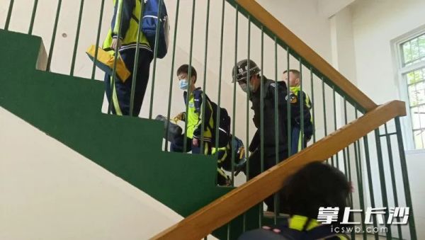長沙紅光保安服務有限公司,長沙安保服務,長沙安全服務,長沙非武裝押運,勞務派遣服務 長沙紅光保安服務有限公司,長沙安保服務,長沙安全服務,長沙非武裝押運,勞務派遣服務